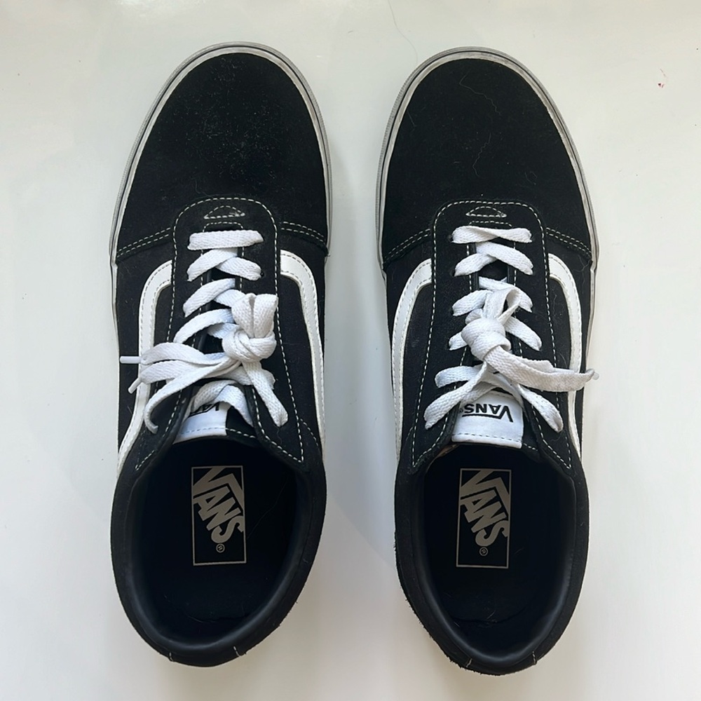 Black Vans- Barely Worn!